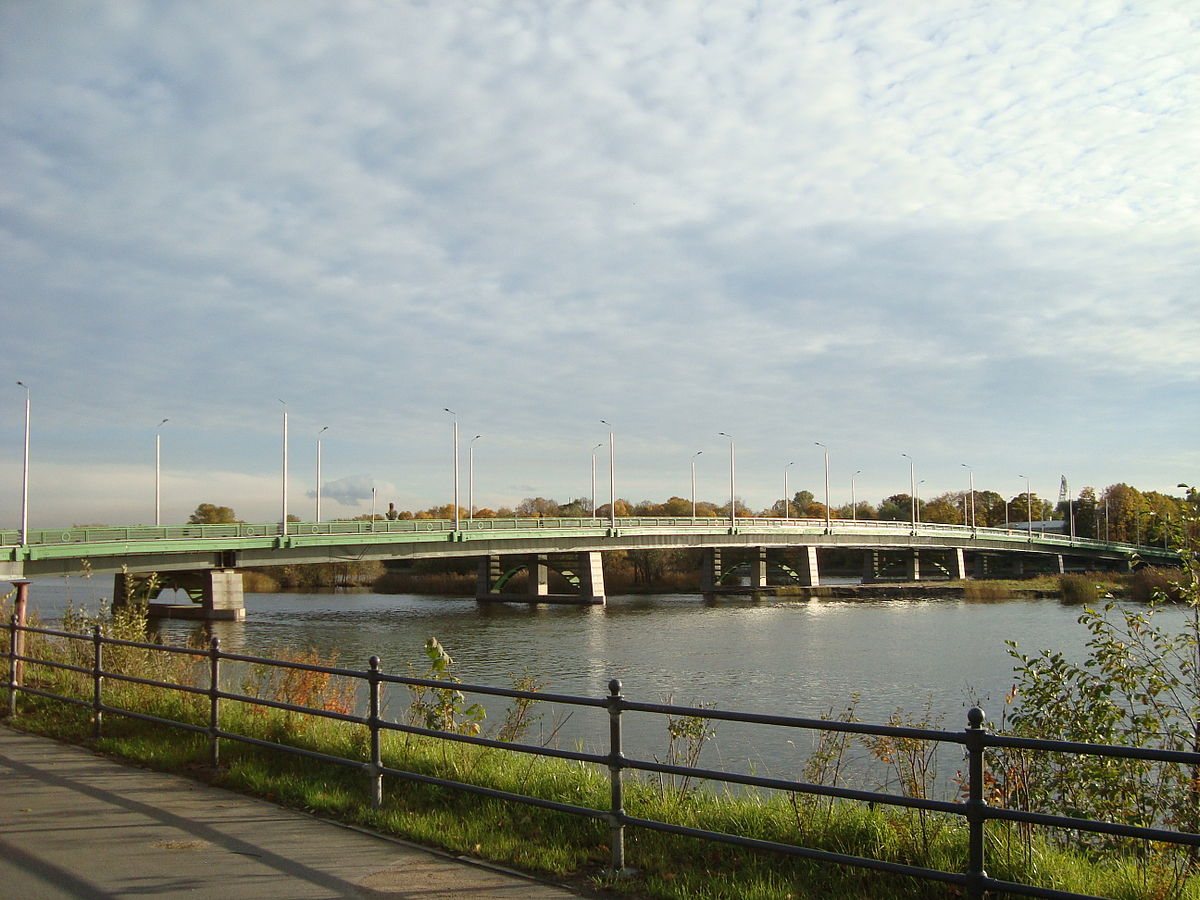 1200px Bolshoi Petrovsky bridge 3